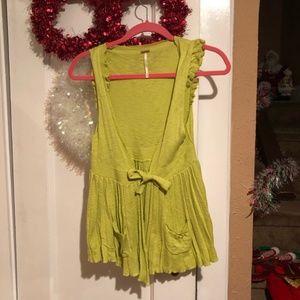 Y2K Free People Peridot Green Sleeveless Sweater. Runs a true small.